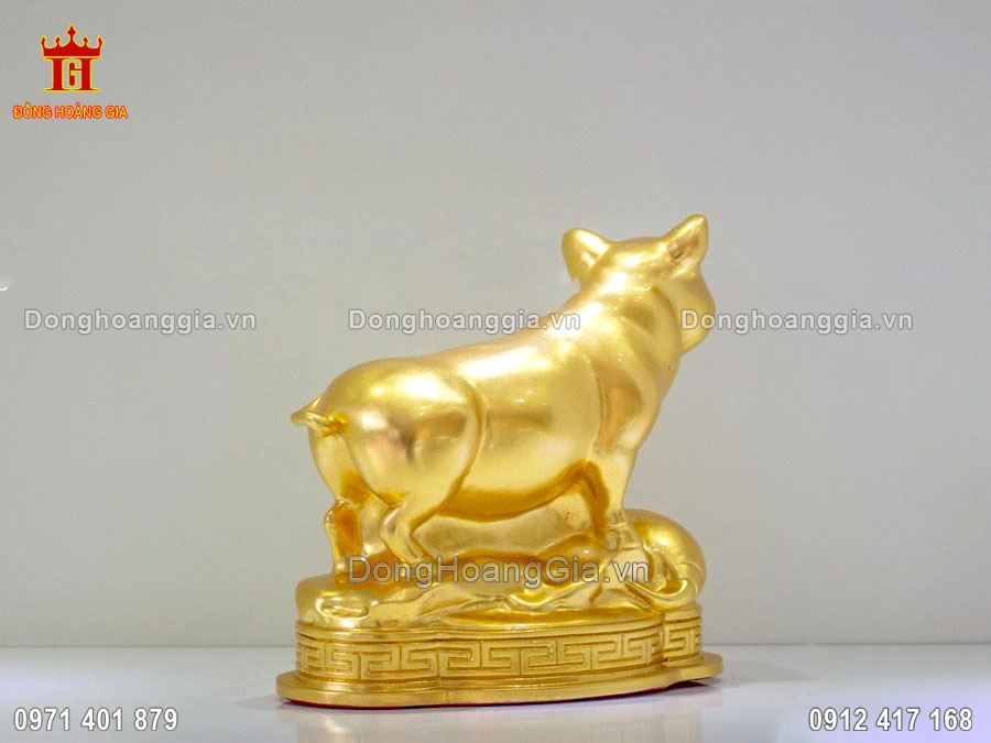 Trưng bày tượng heo giúp mang đến may mắn tài lộc